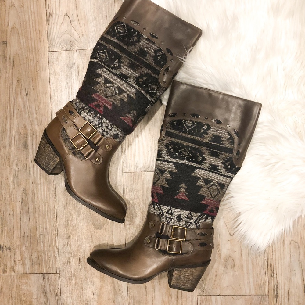 NWT brown boots
